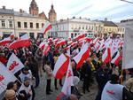 “Ruda wrona orła nie pokona". Antyrządowy protest na rynku w Nowym Sączu [ZDJĘCIA] [WIDEO]
