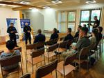 W Nowym Sączu policjanci rozmawiali z mieszkańcami o bezpieczeństwie, podsumowując realizację wniosków z debaty wyjściowej