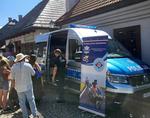 Sądeccy policjanci promowali bezpieczeństwo podczas spotkania miłośników pojazdów "retro"