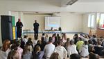 Krynicki dzielnicowy rozmawiał z uczniami o bezpieczeństwie