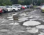 Sądecki szpital buduje parking. Koniec z błotem i kałużami